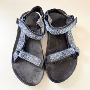 Teva Womens Blue Floral Hurricane Sandals Size